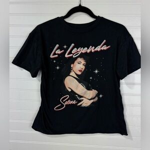 Selena “La Legenda” cropped black tee. Size Small
